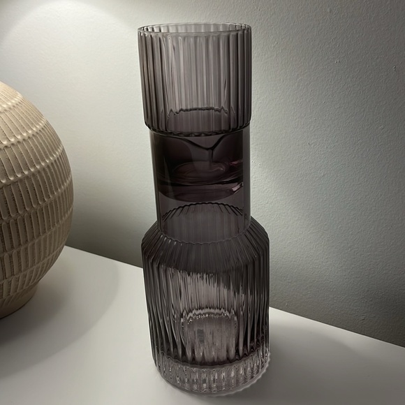 Elegant Ribbed Glass Pitcher and Tumbler Set - Picture 3 of 3